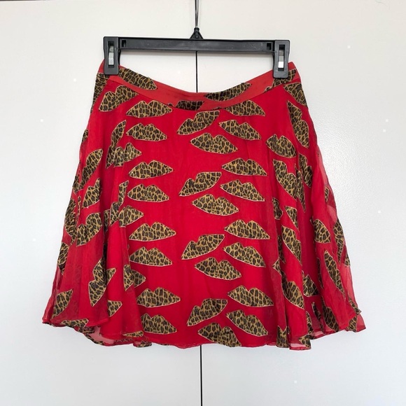Alice + Olivia | Red cheetah velvet lips skirt | Size 6 - Picture 1 of 6